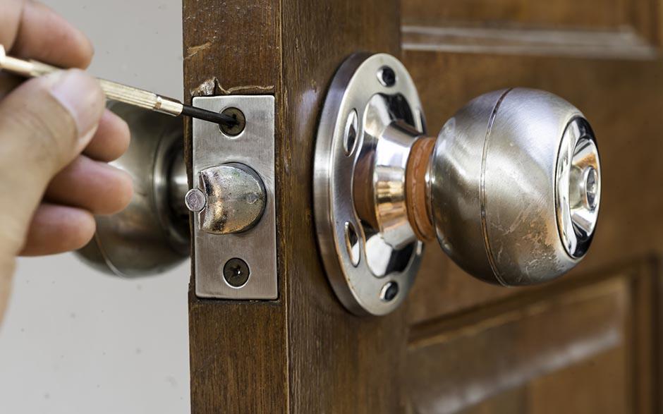 Istres ouvrir porte avec clef à l'intérieur Ankers